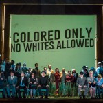 Сцена из оперы «Сатьяграха» в постановке Екатеринбургского театра оперы и балета. Фото - Сергей Гутник