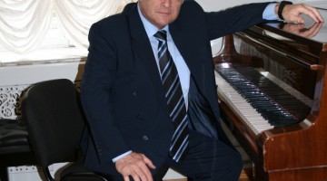 Лев Шугом