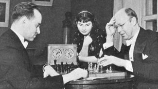 Сергей Прокофьев играет в шахматы с Давидом Ойстахом. 1943 год