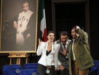 Норина – Венера Гимадиева, доктор Малатеста – Игорь Головатенко, Эрнесто – Сельсо Альбело. Фото - Дамир Юсупов / Большой театр Норина – Венера Гимадиева, доктор Малатеста – Игорь Головатенко, Эрнесто – Сельсо Альбело. Фото - Дамир Юсупов / Большой театр