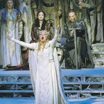 Эльза (Анна Нетребко), обвиненная в убийстве брата. Фото - Наталья Разина