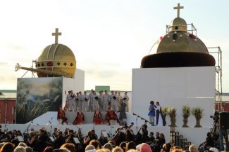 Фестиваль оперы под открытым небом охватит город на Неве 