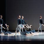 Сцена из балета «Скрипичный концерт № 2». Фото - Мариинский театр