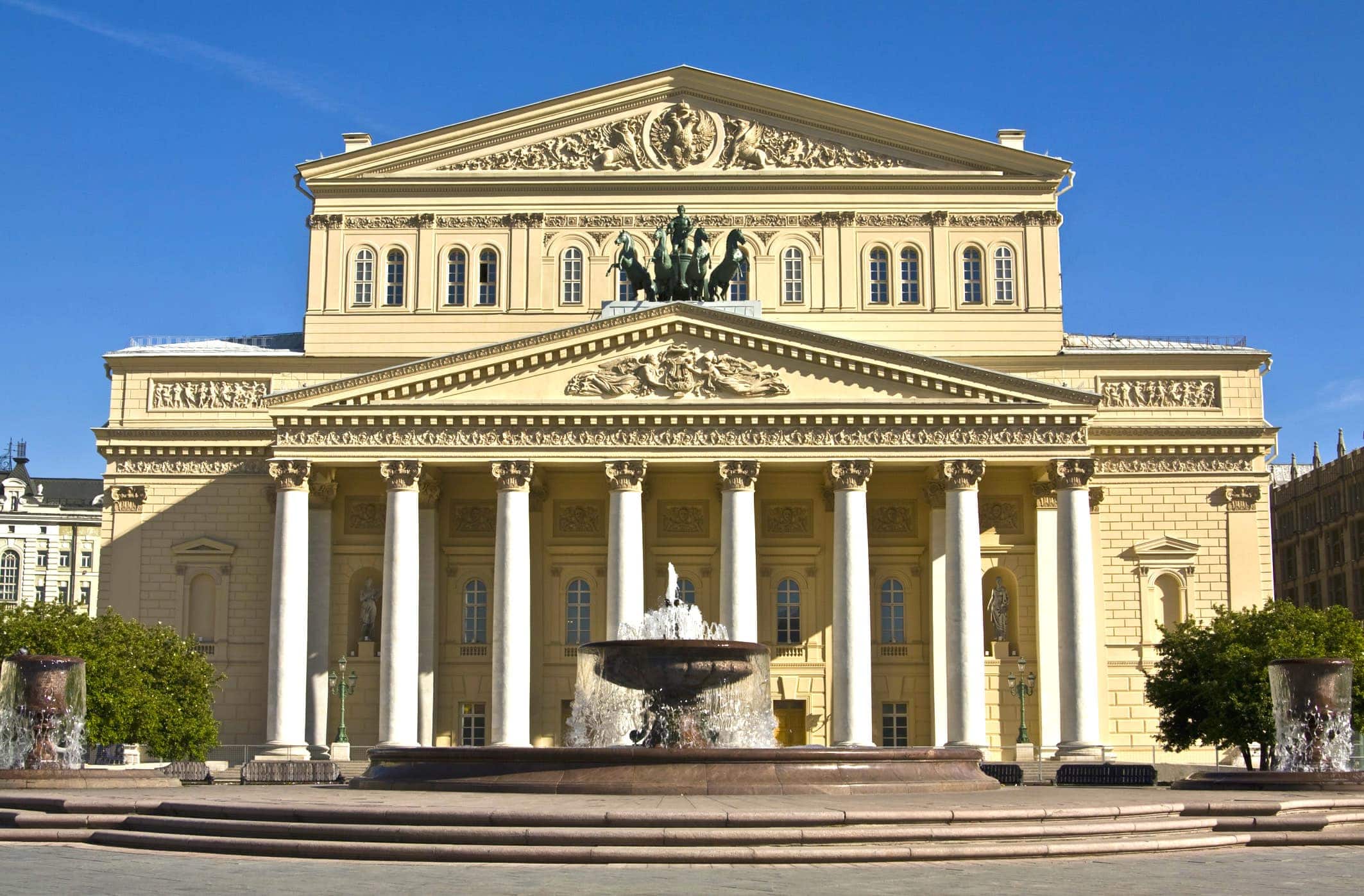 Theater in russia. Москва. Большой театр. Государственный Академический театр большой театр России. ГАБТ – государственный Академический большой театр. Большой театр в Москве Архитектор Бове.