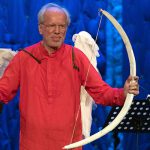 Гидон Кремер во время выступления в спектакле Славы Полунина. Фото - Нина Зотина.