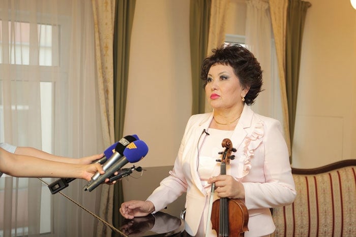 Айман Мусаходжаева Айман Мусаходжаева