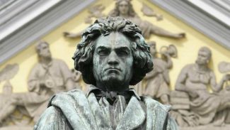 Памятник Бетховену на Мюнстер-Плац в Бонне