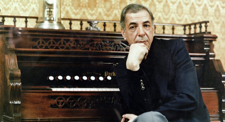 Микаэл Таривердиев