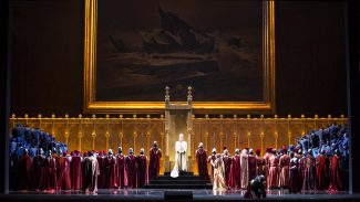 Сцена из спектакля «Симон Бокканегра». Фото: Brescia e Amisano © Teatro alla Scala Сцена из спектакля «Симон Бокканегра». Фото: Brescia e Amisano © Teatro alla Scala