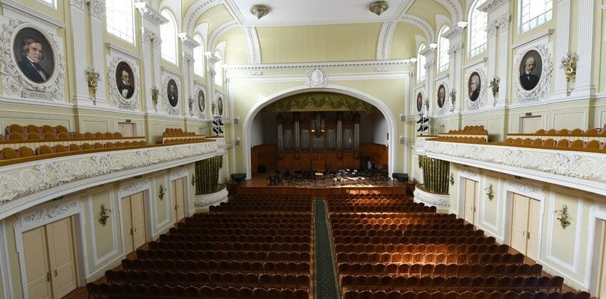Большой зал Московской государственной консерватории имени П. И. Чайковского. Фото: РИА Новости/Сергей Пятаков