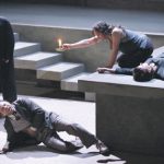 Зловещая пустота сцены в смысле лаконизма декораций лишь оттеняет эмоциональный накал трагедии. Фото - Финская национальная опера