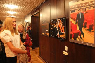 В Иркутске Денис Мацуев - предмет всеобщего обожания. Фото - Сергей Бирюков