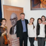 Председатель жюри А. Б. Тростянский с участниками конкурса