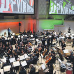 Три оркестра и три дирижера во время исполнения «Групп» Штокхаузена. Фото - пресс-служба Московской филармонии