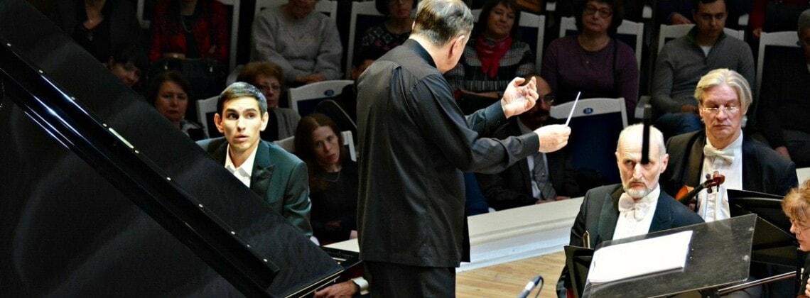 Дмитрий Шишкин, Михаил Плетнев и РНО на сцене КОнцертного зала им. Чайковского 15 ноября 2016. Фото - Ирина Шымчак