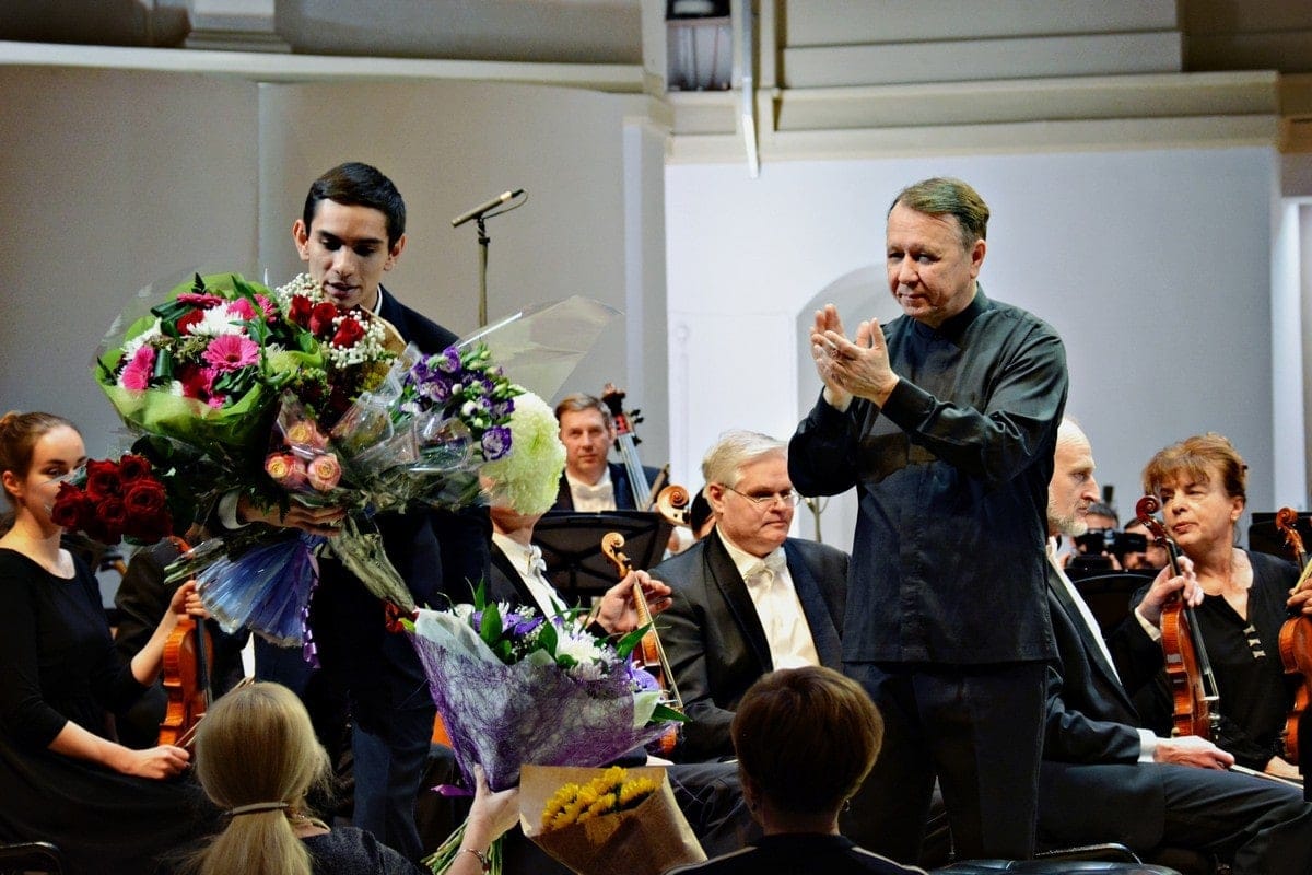 Дмитрий Шишкин и Михаил Плетнев на поклонах. Фото - Ирина Шымчак
