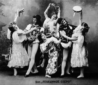 Балет "Лебединое озеро" Балет "Лебединое озеро"