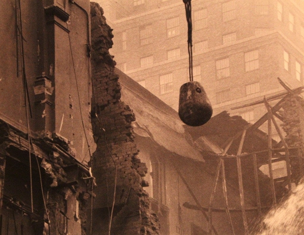 Снос старого здания Метрополитен-оперы в январе 1967 года