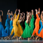 Внешне хореография Мильпье напоминает неоклассику. Фото - Yan Revazov