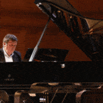 Борис Березовский за роялем Yamaha CFX. Фото - Эмиль Матвеев