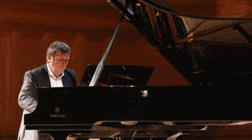 Борис Березовский за роялем Yamaha CFX. Фото - Эмиль Матвеев