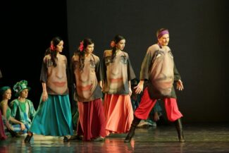 Цыганский танец из балета "Конёк-Горбунок" в постановке Алексея Ратманского. Фото - сайт Мариинского театра