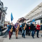 В Иркутске музыкальным шествием стартовал фестиваль "Джаз на Байкале"