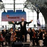 Владимир Спиваков и юные виртуозы выступят на фестивале "Черешневый лес" в Москве