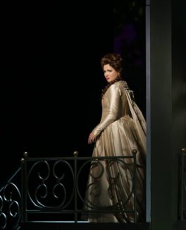 Анна Нетребко в опере «Адриана Лекуврер». Фото - Наташа Разина/ Мариинский театр