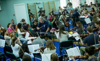 Сводный симфонический оркестр «Летней школы» под управлением М. С. Хохлова Сводный симфонический оркестр «Летней школы» под управлением М. С. Хохлова