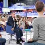 Президент РФ Владимир Путин отвечает на вопросы во время "Недетского разговора с Владимиром Путиным"