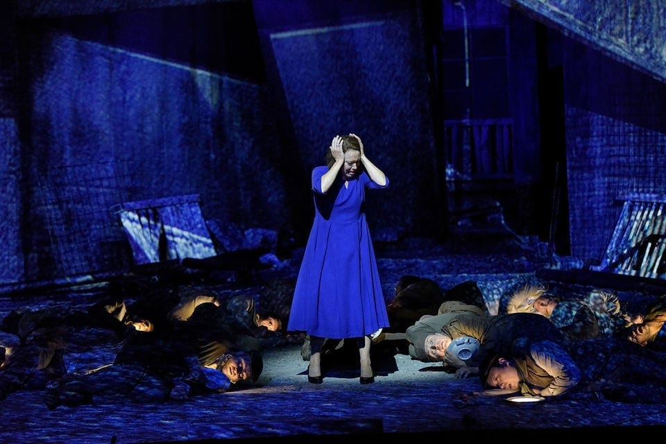Нина Штемме сыграла героиню Шостаковича с силой и страстью. Фото - Salzburger Festspiele / Thomas Aurin Нина Штемме сыграла героиню Шостаковича с силой и страстью. Фото - Salzburger Festspiele / Thomas Aurin