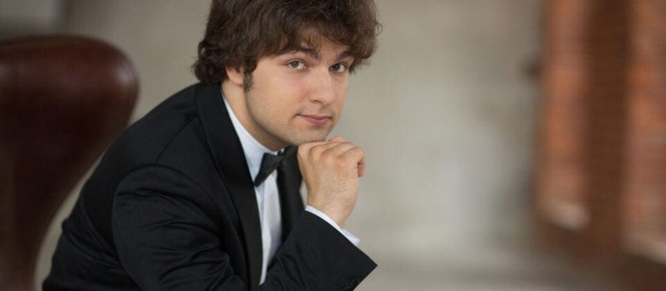 Пианист Лукас Генюшас, лауреат Конкурса Чайковского, представляет в Вербье молодое поколение. Фото - Verbier Festival