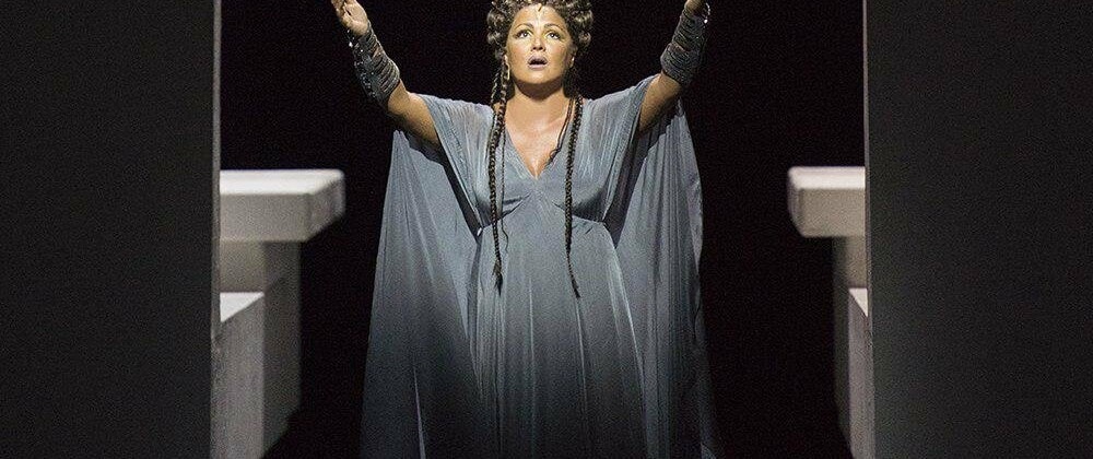 Партией Аиды Анна Нетребко отметила 15-летие дебюта на Зальцбургской сцене. Фото - Monika RitteRshaus