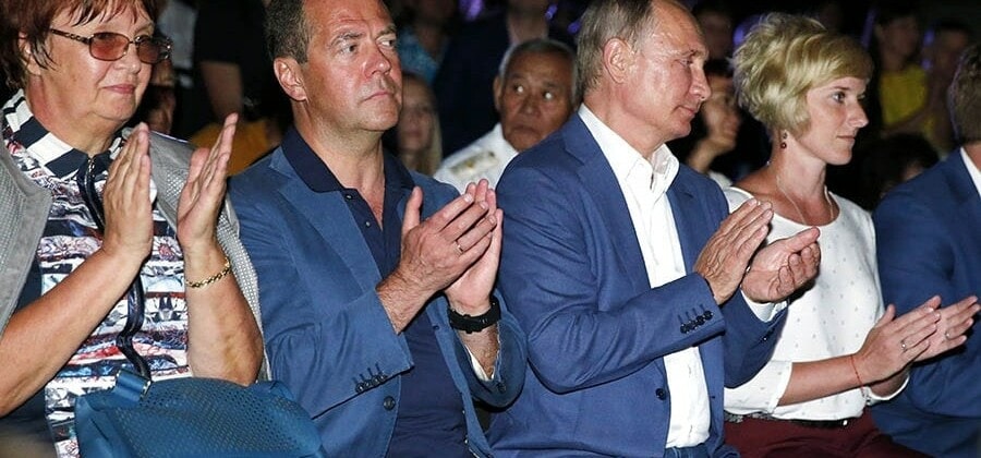 Путин и Медведев посетили фестиваль «Опера в Херсонесе». Фото: - Дмитрий Астахов/ РИА Новости