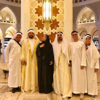 Гарем из мужчин: Анна Нетребко передает привет из Дубаи
