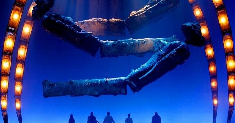 Сцена из спектакля «Золото Рейна». Фото - Мариинский театр