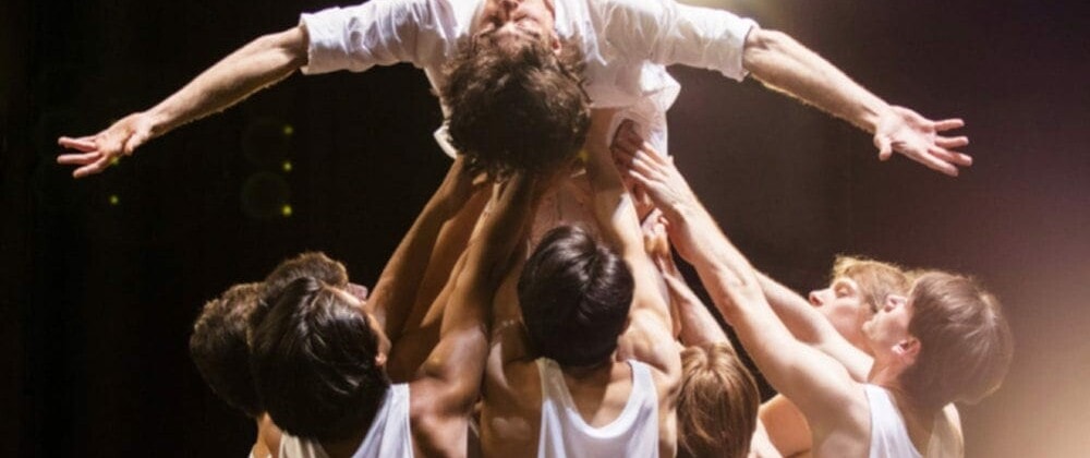 Всемирно известный балет Джона Ноймайера показывает в Москве "Страсти по Матфею". Фото - пресс-служба МГАФ / Kiran West