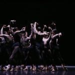 Танцевальная компания Дрездена-Франкфурта. Фото - Raffaele Irace / dance-inversion.ru
