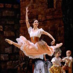 Мария Александрова в балете "Лауренсия". Фото - Ладо Вачнадзе / Грузинский театр опреры и балета