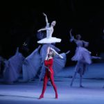 Сцена из балета "Щелкунчик" в постановке Юрия Григоровича. Нина Капцова, Александр Волчков. Фото - Дамир Юсупов