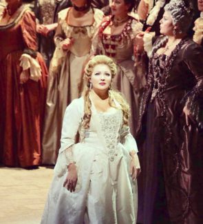 Анна Нетребко в опере "Андре Шенье" на сцене Ла Скала. Фото - facebook