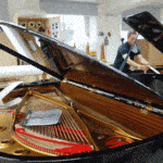 Готовый инструмент состоит из 12 тысяч деталей. Фото - Вера Степановская