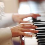 Ученые выяснили, как стиль музыки влияет на работу мозга исполнителя