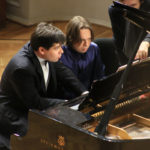 Вадим Холоденко и Яков Кацнельсон. Фото - Ирина Шымчак