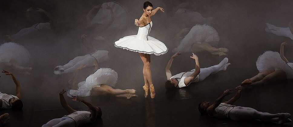 «Баланчин/Тейлор/Гарнье/Экман» в МАМТе. Фото - Дмитрий Коротаев / Коммерсантъ