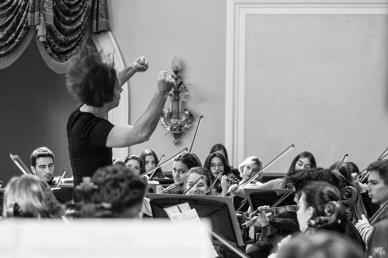 Теодор Курентзис и студенческий оркестр Московской консерватории. Фото - Александра Муравьева