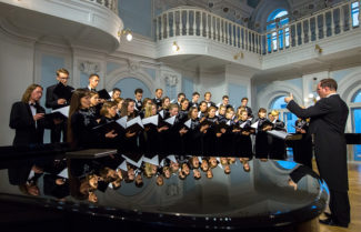 Московская консерватория и фирма "Мелодия" выпустят антологию современной хоровой музыки
