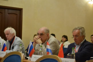 Владимир Тонха, Игорь Гаврыш, Якоб Богаарт в жюри IV Международного конкурса им. Кнушевицкого. Фото - Юрий Барыкин Владимир Тонха, Игорь Гаврыш, Якоб Богаарт в жюри IV Международного конкурса им. Кнушевицкого. Фото - Юрий Барыкин