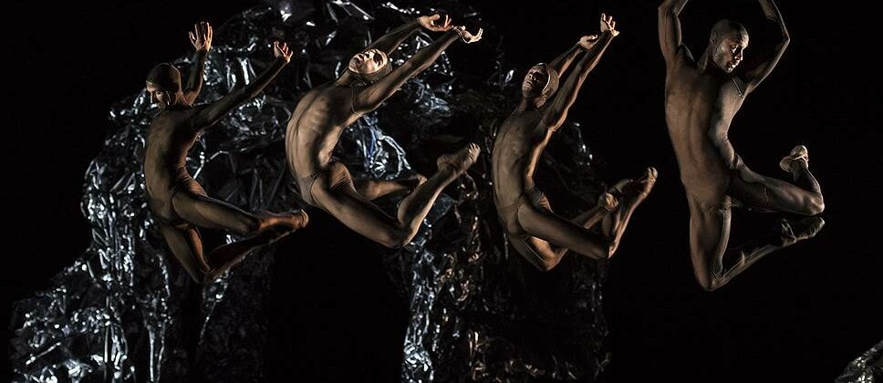мировая премьера балета Жан-Кристофа Майо «Abstract / Life». Фото - Alice Blangero